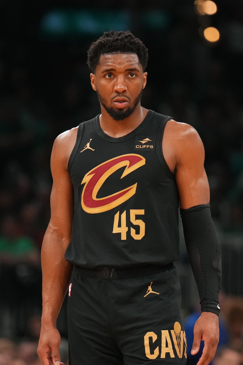 皇马本泽马梅开二度助球队取胜