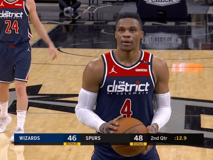 欧冠赛场精彩瞬间：皇马主场2-0取胜,